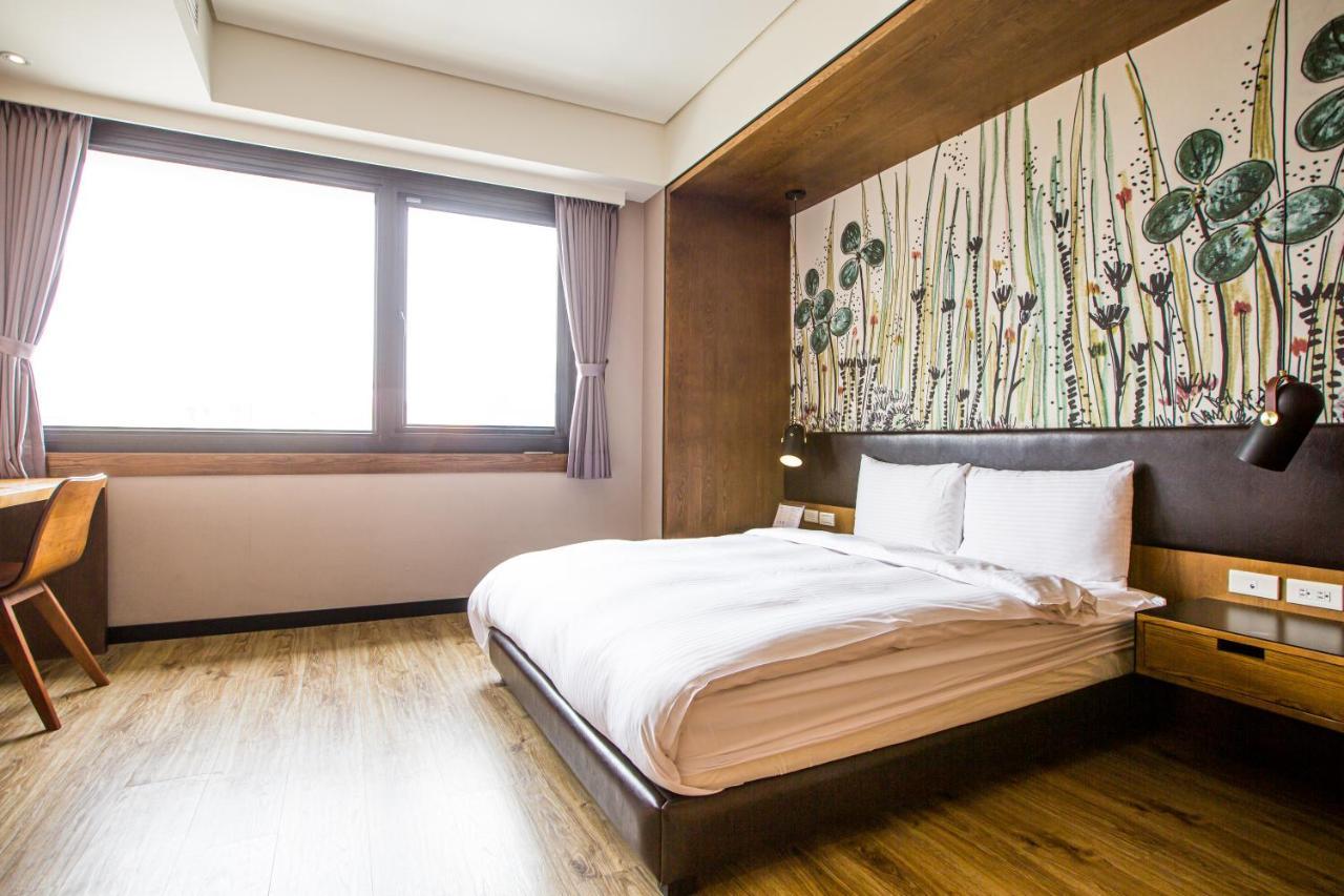 Easylazy Inn Taichung Exterior foto