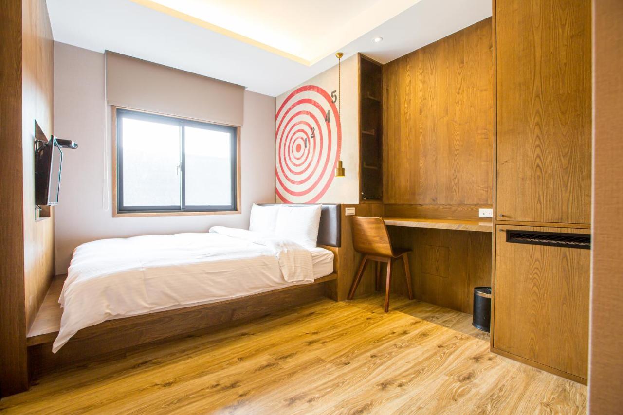 Easylazy Inn Taichung Exterior foto