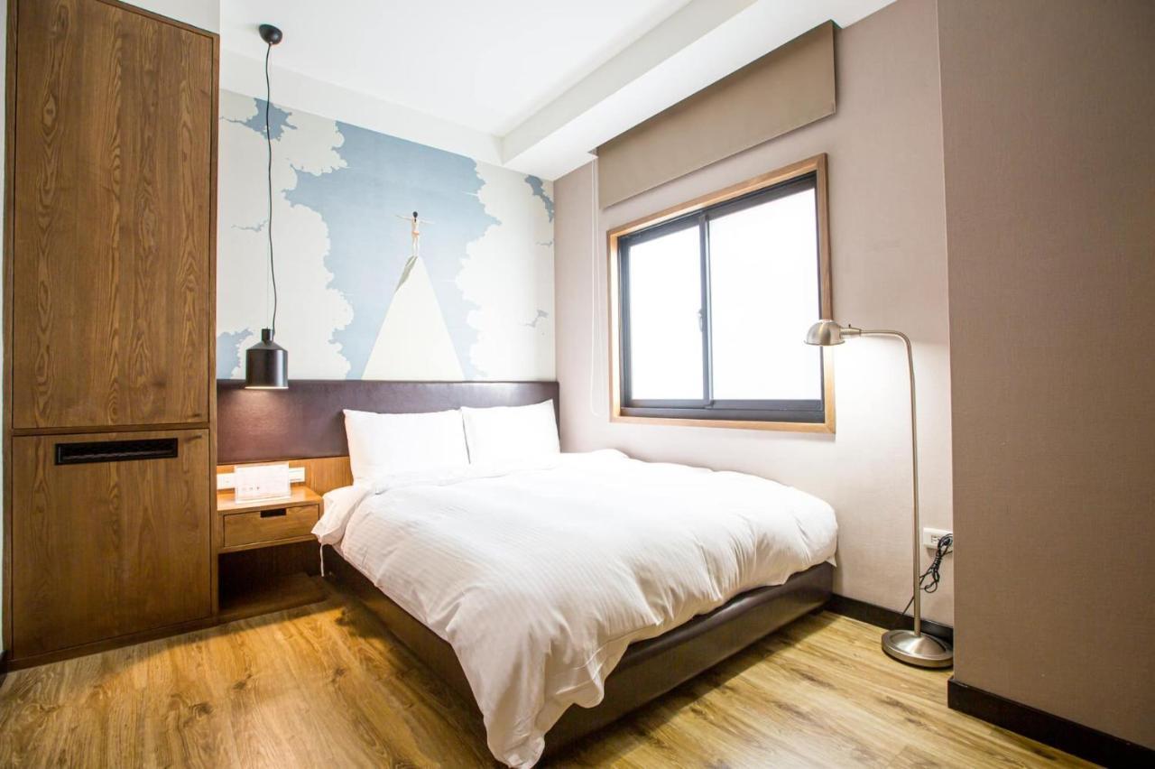 Easylazy Inn Taichung Exterior foto